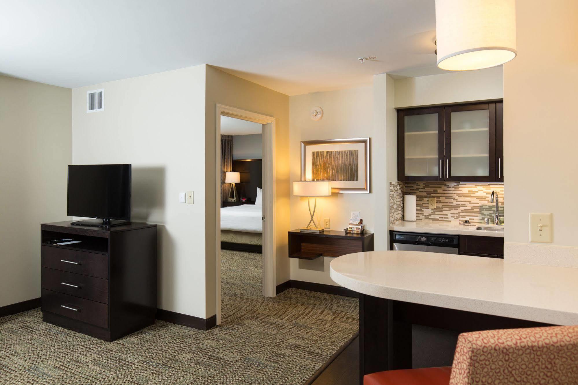 Staybridge Suites Corona South By Ihg Ngoại thất bức ảnh